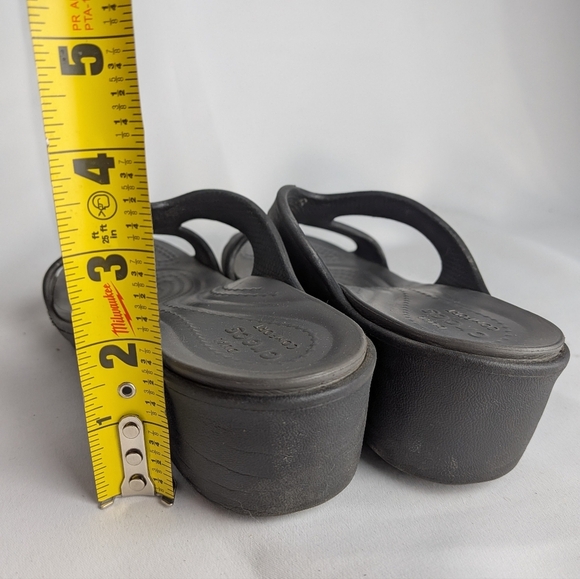 CROCS Women Wedge Sandals Size 6 Dark Gray Black Color - Picture 5 of 9